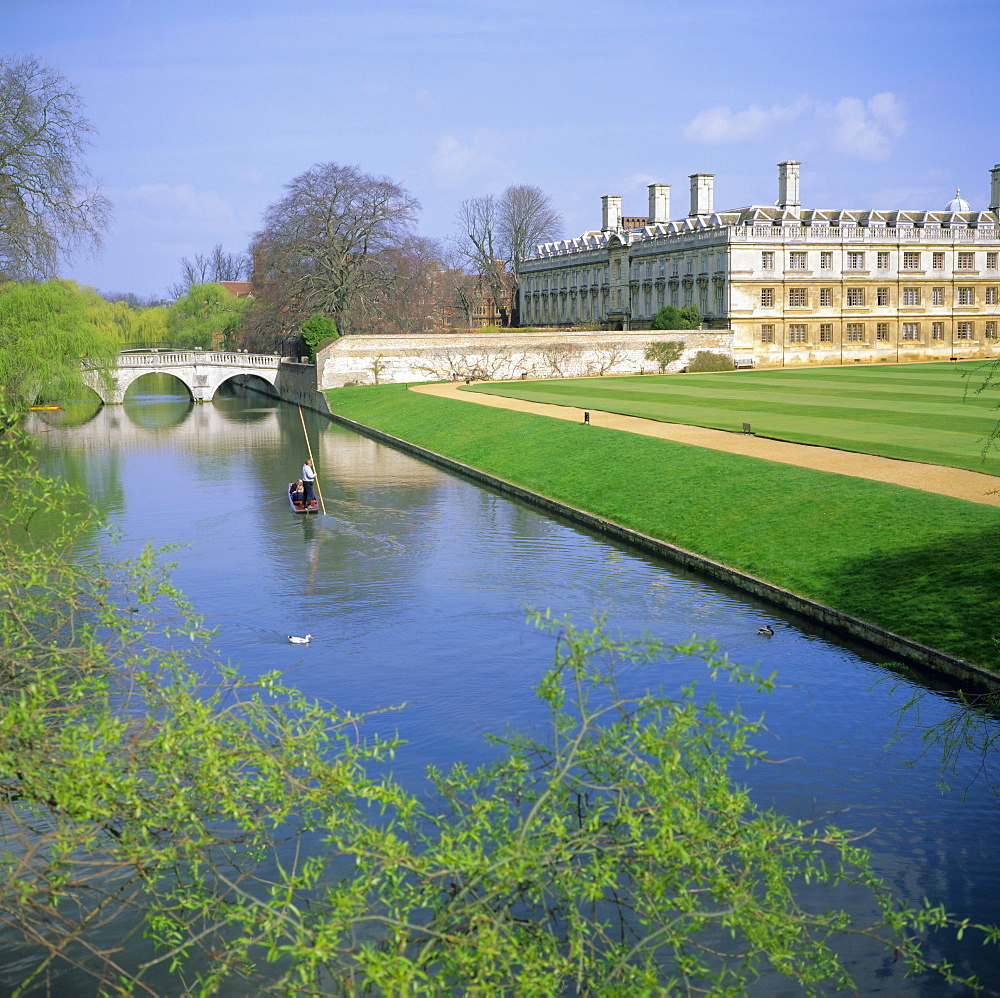 The Backs, River Cam, Clare College, Cambridge, Cambridgeshire, England, UK