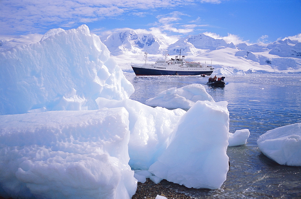 Antarctica, Antarctic Peninsula, Cruise Ship Endeavour 