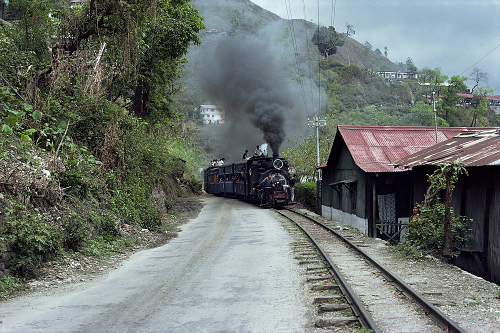 Toy Train en route for Darjeeling, West Bengal state, India, Asia