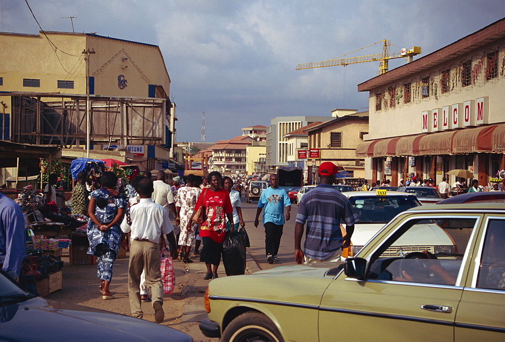 Street scene in city centre, Accra, Ghana, West Africa, Africa