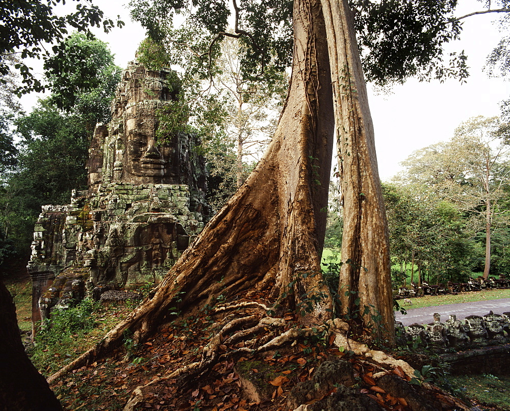 Gates of Angkor Thom, Victory Gate, Angkor Thom, Angkor, UNESCO World Heritage Site, Cambodia, Indochina, Southeast Asia, Asia