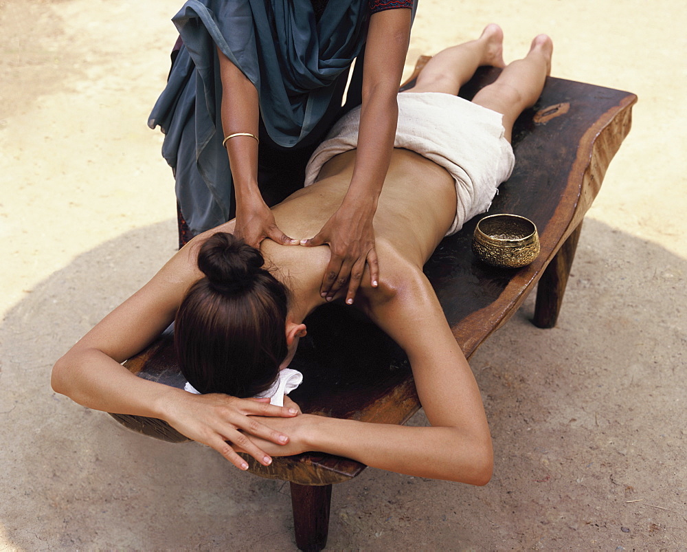 Ayurvedic oil massage, India, Asia