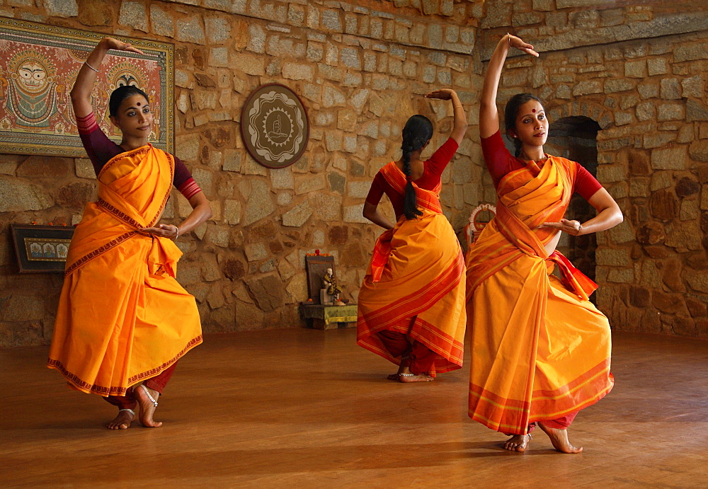 Odissi dance class at Nrityagram, Bangalore, Karnataka, India, Asia