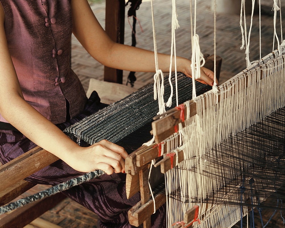 Weaving cotton in Chiang Mai, Thailand, Southeast Asia, Asia