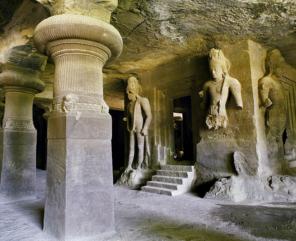 Elephanta cave, late Gupta period between the 9th and 11th centuries, UNESCO World Heritage Site, Elephanta island off Mumbai, India, Asia