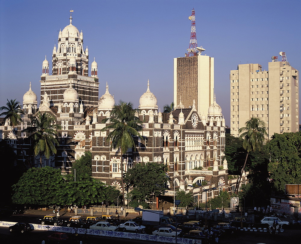 Colonial buildings near Flora Fountain, Mumbai (Bombay), India, Asia