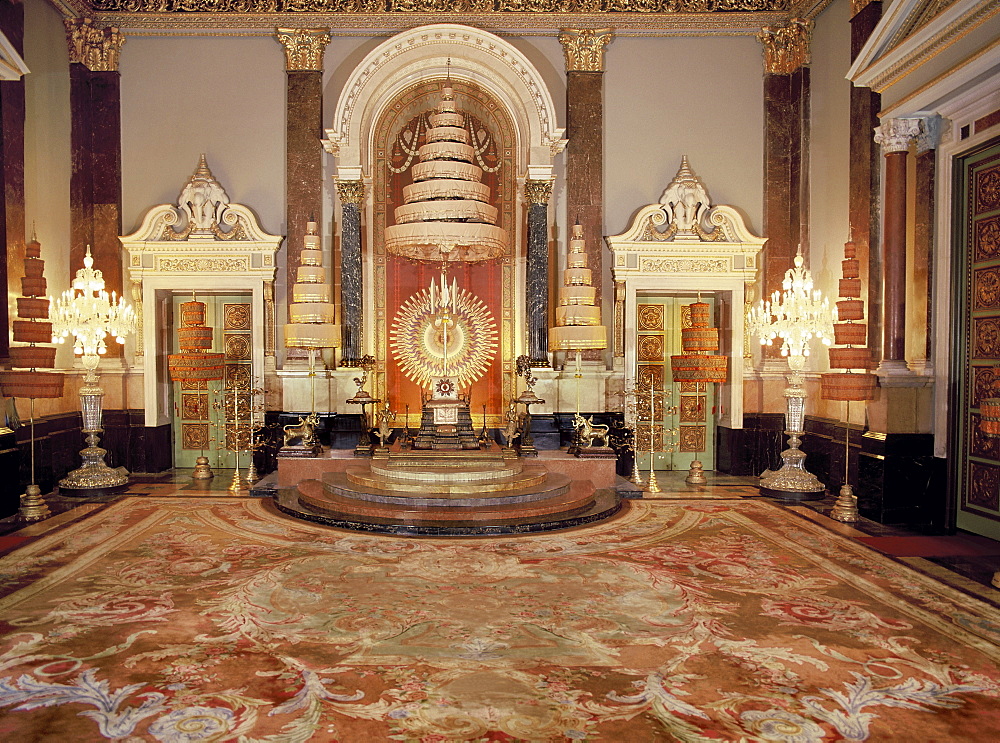 The Throne of the King of Thailand, Dusit Mahaprasat Throne Hall, Royal Palace, Bangkok, Thailand, Southeast Asia, Asia