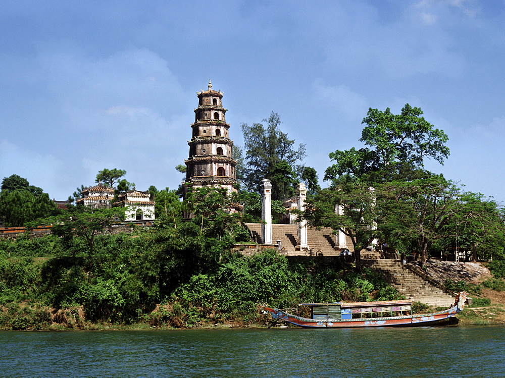 Thien Mu Pagoda, UNESCO World Heritage Site, situated on the left bank of the Perfume River, Hue, Vietnam, Indochina, Southeast Asia, Asia