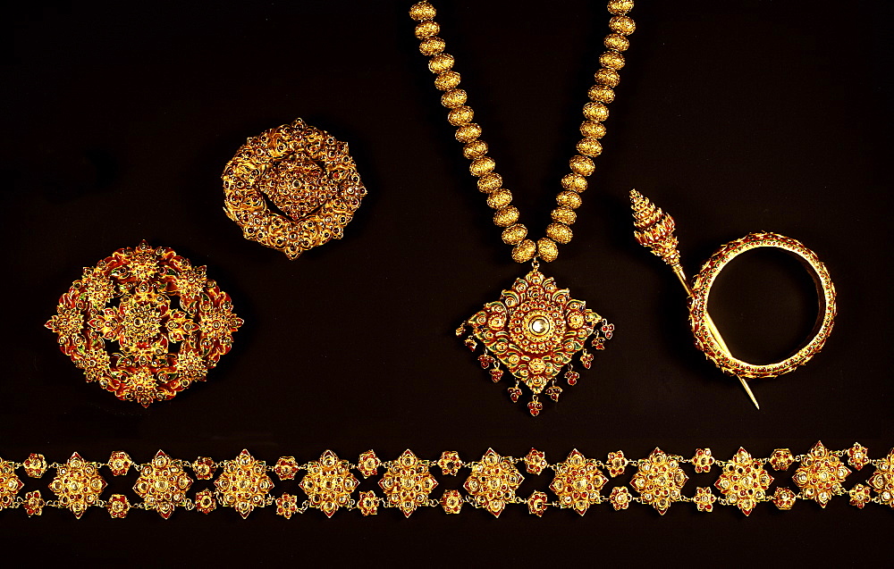 Gold and gem jewellery from Ayutthaya period, 17th and 18th centuries, Thailand, Southeast Asia, Asia
