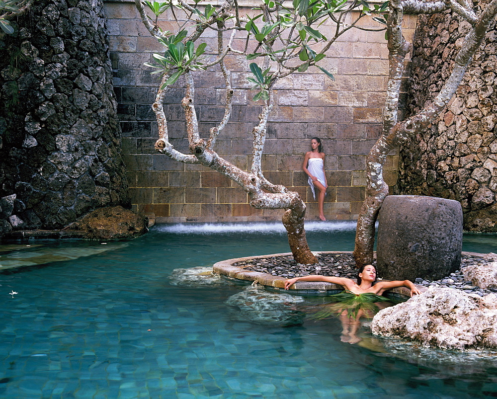 Spa pool at The Four Seasons Resort, Jimbaran, Bali, Indonesia, Southeast Asia, Asia