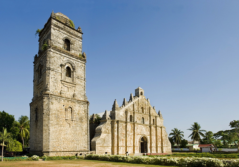 Paoay Church dating from 1710, classic example of earthquake Barocco with strong butresses, UNESCO World Heritage Site, Ilocos Norte, Philippines, Southeast Asia, Asia