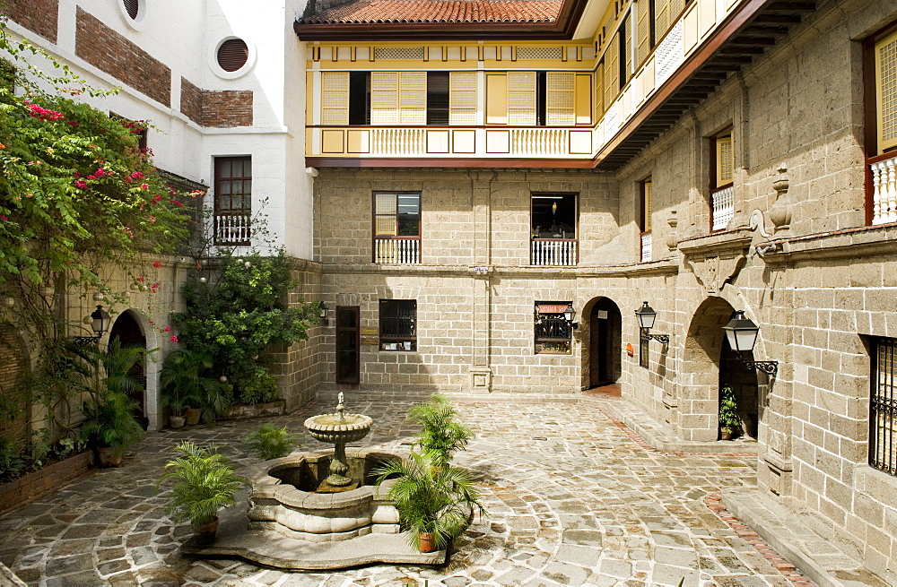 Courtyard of Casa Manila, a reconstructed example of Bahay na bato, the classic Filipino house, now a Museum, Intramuros, Manila, Philippines, Southeast Asia, Asia