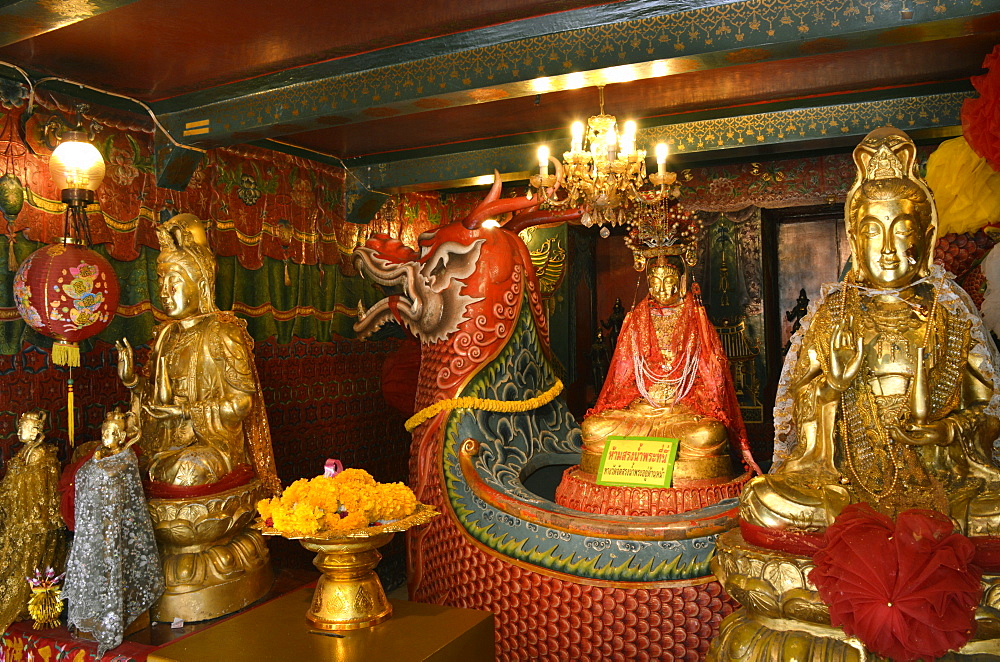 Chinese shrine at Wat Phanan Choeng, Thailand, UNESCO World Heritage Site, Southeast Asia, Asia