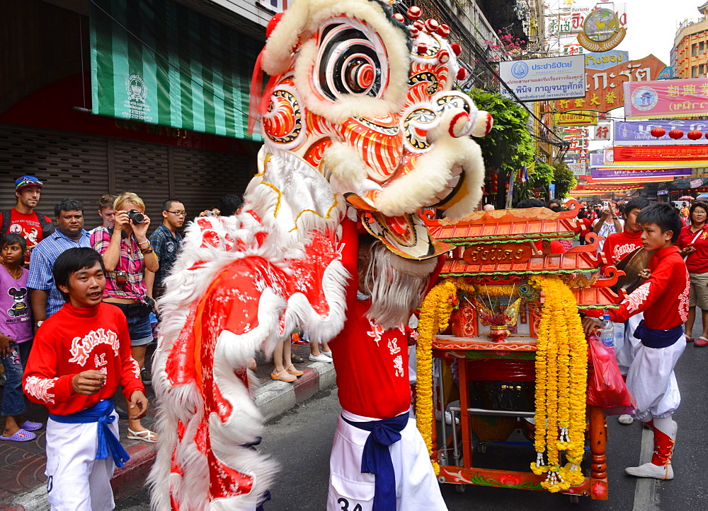 Lion dance, Chinatown, Bangkok, Thailand, Southeast Asia, Asia