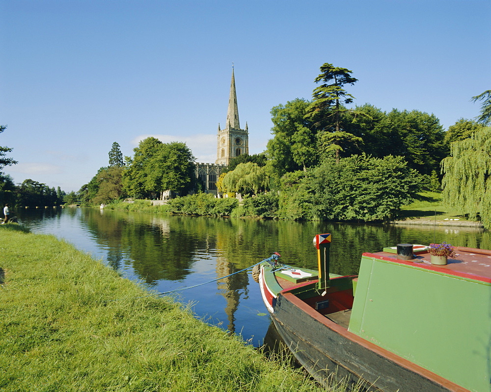 River Avon and Holy Trinity church, Stratford-upon-Avon, Warwickshire, England, UK, Europe