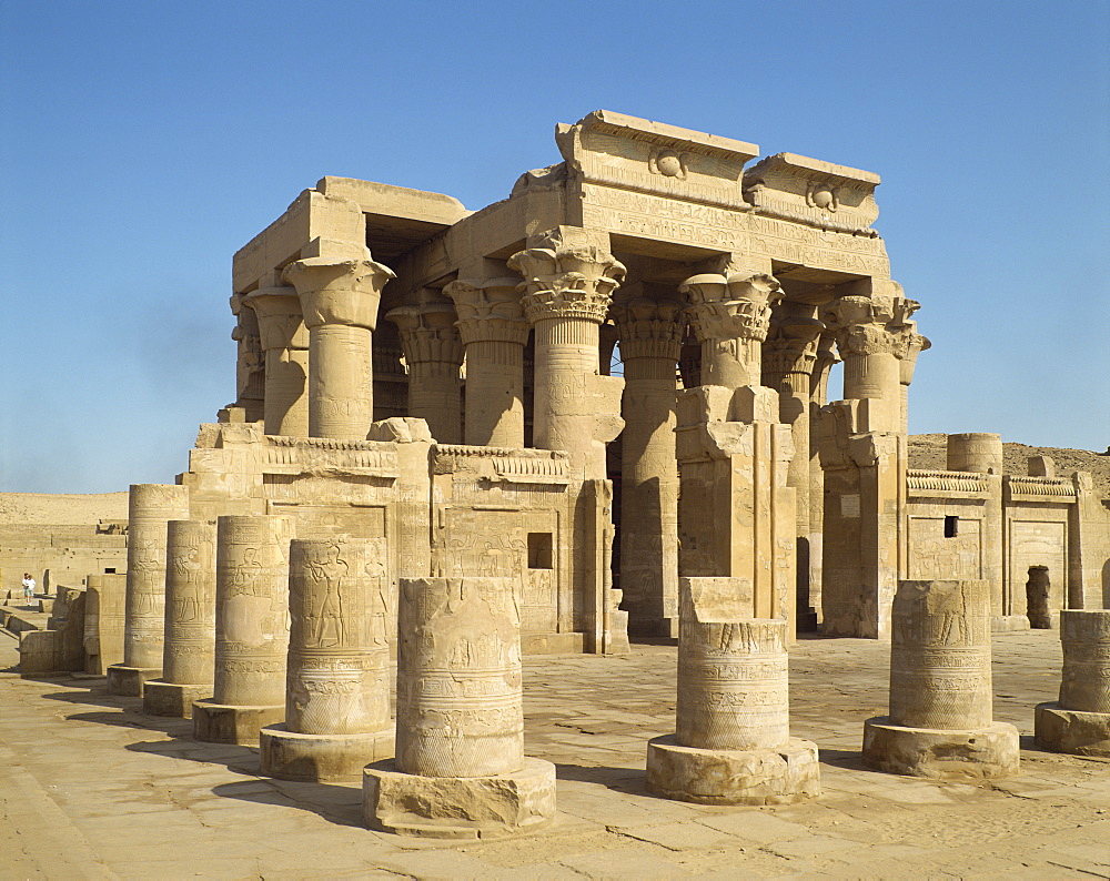 Ptolemaic temple of Haroeris and Suchos (Horus and Sobek), Kom Ombo, Egypt, North Africa, Africa