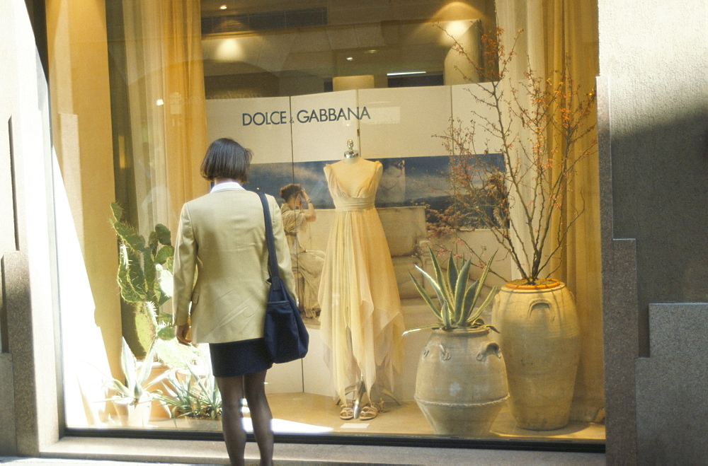 Window shopping, Dolce & Gabbana, Via della Spiga, fashion quarter, Milan, Lombardy, Italy, Europe