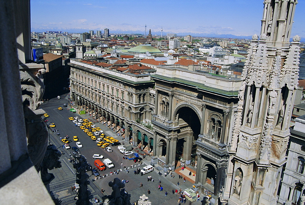 View north west from the roof of the Duomo (cathedral), Milan, Lombardia (Lombardy), Italy, Europe