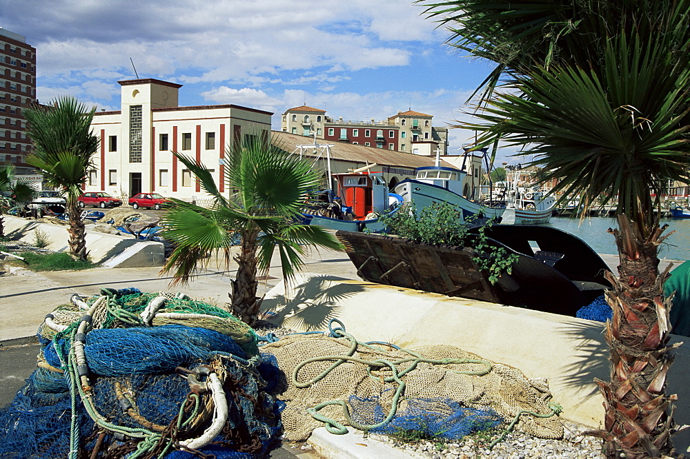 Fishing boats in harbour and fish market, Benicarlo, Valencia region, Spain, Europe