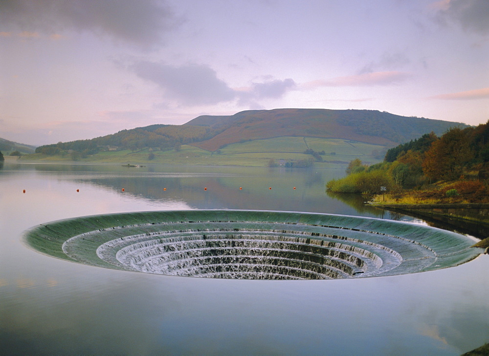 Ladybower Reservoir, Derwent Valley, Peak District National Park, Derbyshire, England