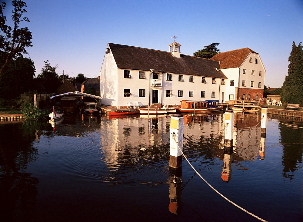 Hambleden Mill, River Thames, Buckinghamshire, England, United Kingdom, Europe