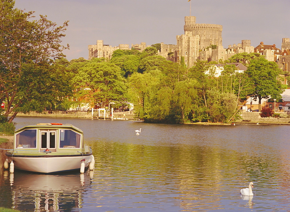 The River Thames and Windsor Castle, Windsor, Berkshire, England, UK