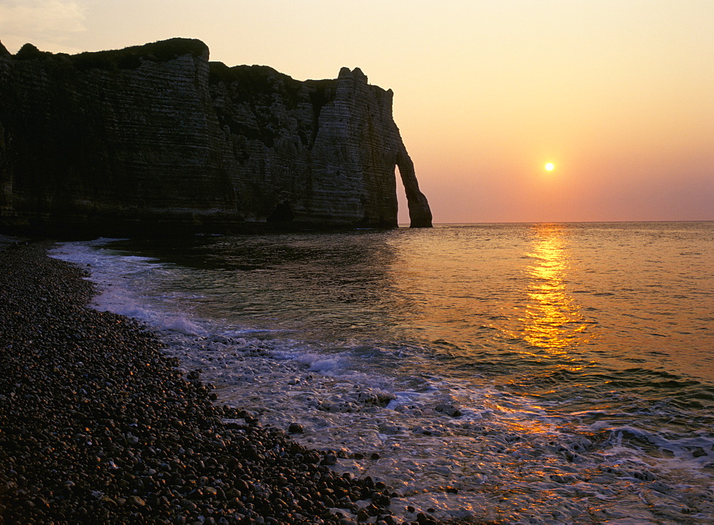 Falaise d'Aval, Etretat, Cote d'Albatre, Seine-Maritime, Haute Normandie (Normandy), France, Europe