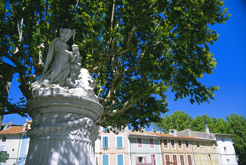 Roman statue, Old Town, Orange, Vaucluse, Provence, France, Europe