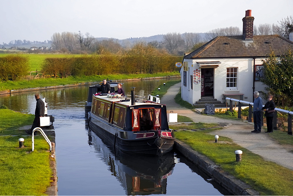 Marsworth Locks, Grand Union Canal, the Chilterns, Buckinghamshire, England, United Kingdom, Europe