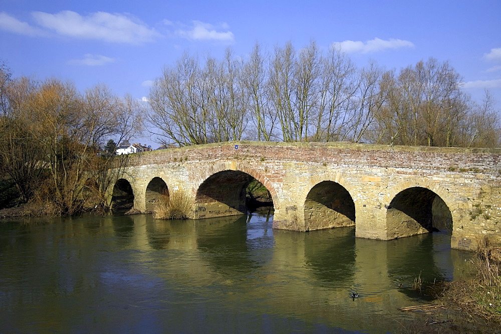 Medieval bridge over the River Avon, Pershore, Worcestershire, Midlands, England, United Kingdom, Europe