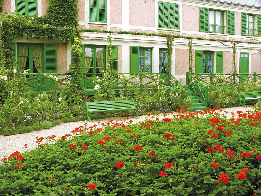 House and garden of the Impressionist painter Claude Monet, Giverny, Eure, Normandy, France, Europe