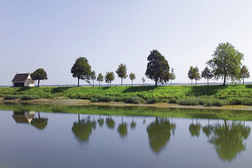 River Somme, St. Valery sur Somme, Picardy, France, Europe