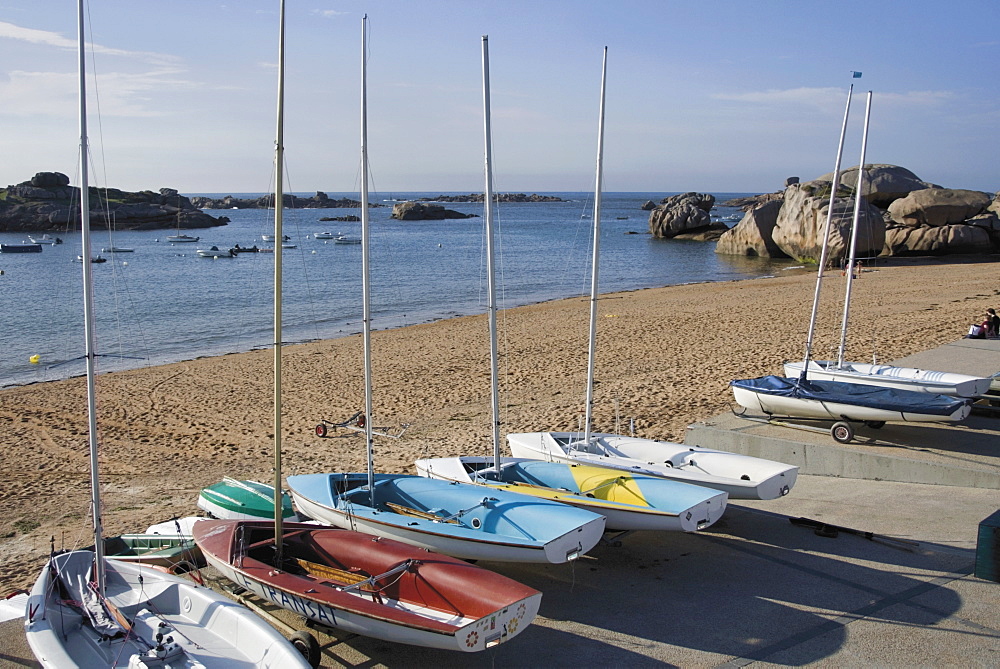 Tregastel, Cote de Granit Rose, Cotes d'Armor, Brittany, France, Europe