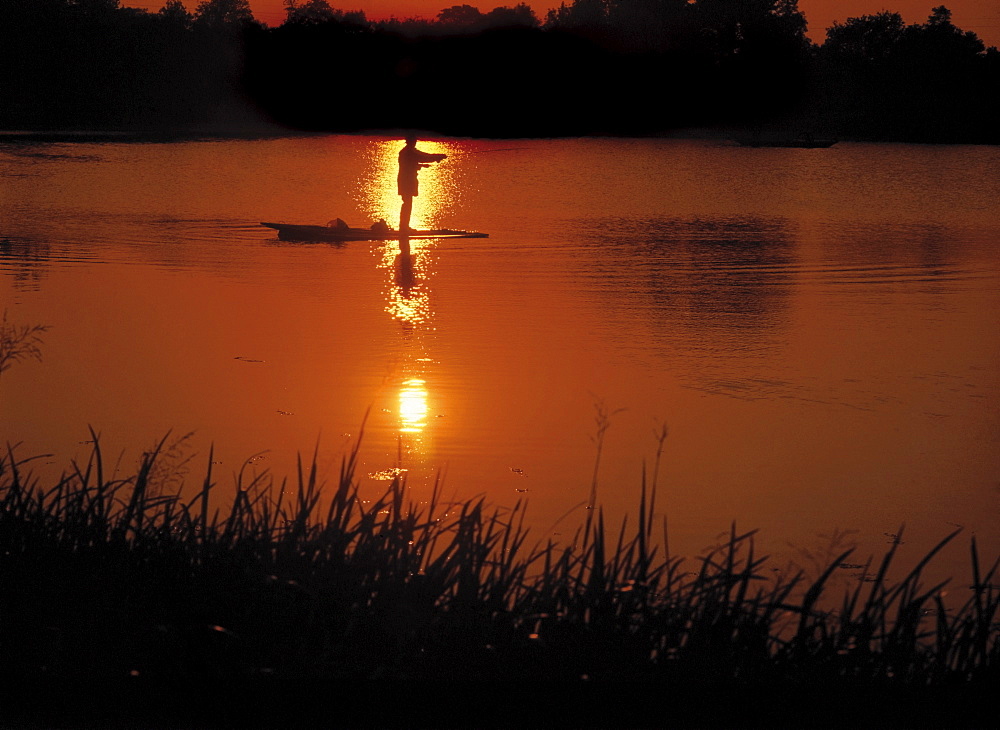 Fisherman, Tring Reservoirs Nature Reserve and Wildlife Sanctuary, The Chilterns, Hertfordshire, England, United Kingdom, Europe