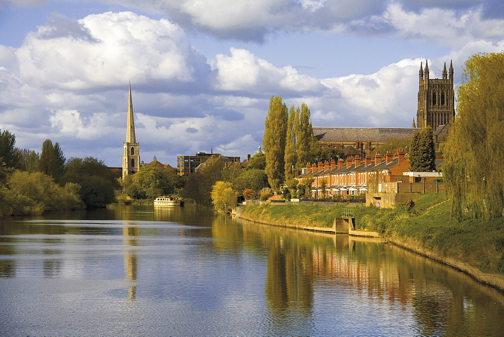 The city of Worcester and River Severn, Worcestershire, England, United Kingdom, Europe