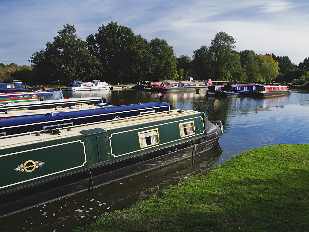 Kingswood canal junction on the Startford upon Avon and Grand Union canals, Lapworth, Warwickshire, England, United Kingdom, Europe