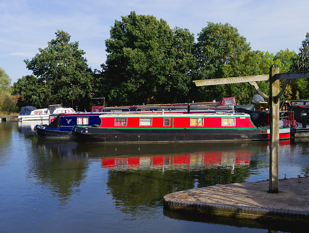 Kingswood canal junction on the Startford upon Avon and Grand Union canals, Lapworth, Warwickshire, England, United Kingdom, Europe