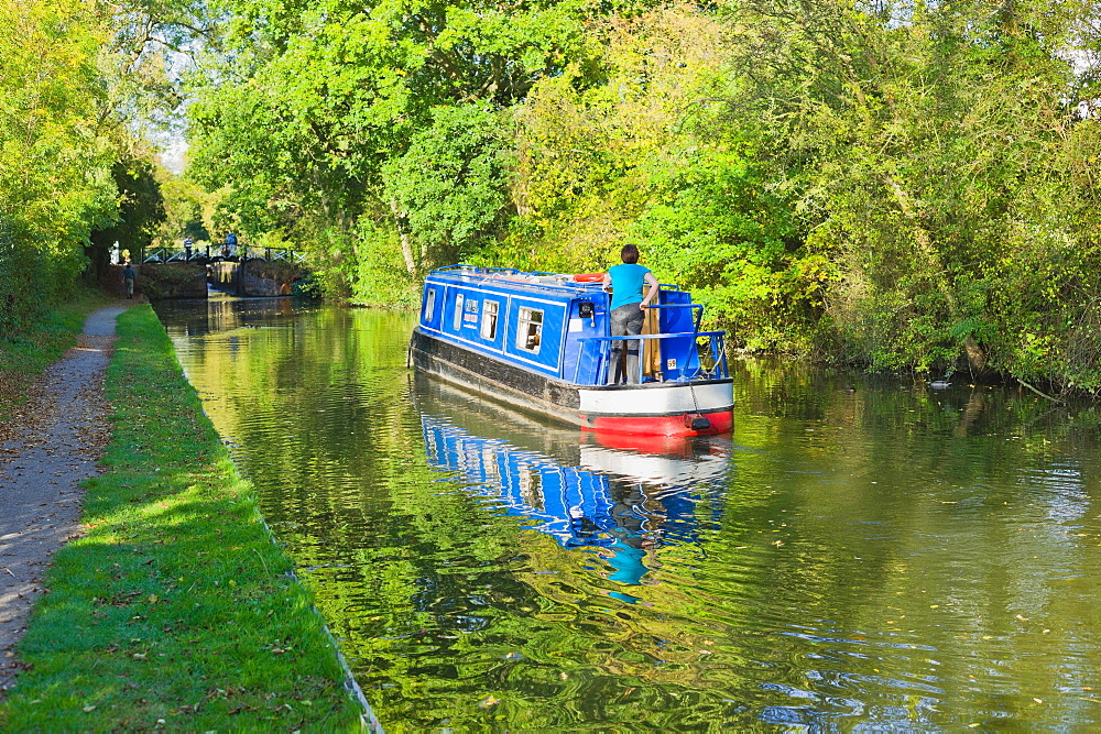 A narrow boat on the Stratford upon Avon canal, Preston Bagot flight of locks, Warwickshire, Midlands, England, United Kingdom, Europe