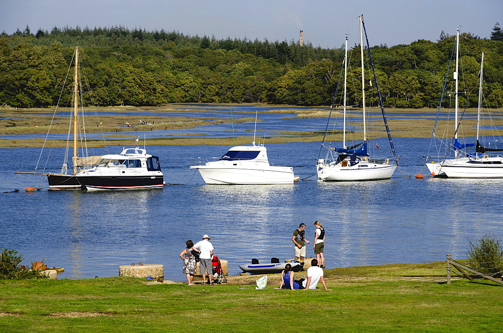 Sailing boats on the Beaulieu River, Bucklers Hard Maritime Village Theme Park, Hampshire, England, United Kingdom, Europe