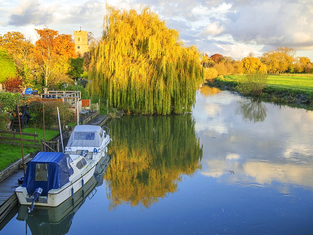 River Avon at Bidford-on-Avon, Warwickshire, England, United Kingdom, Europe