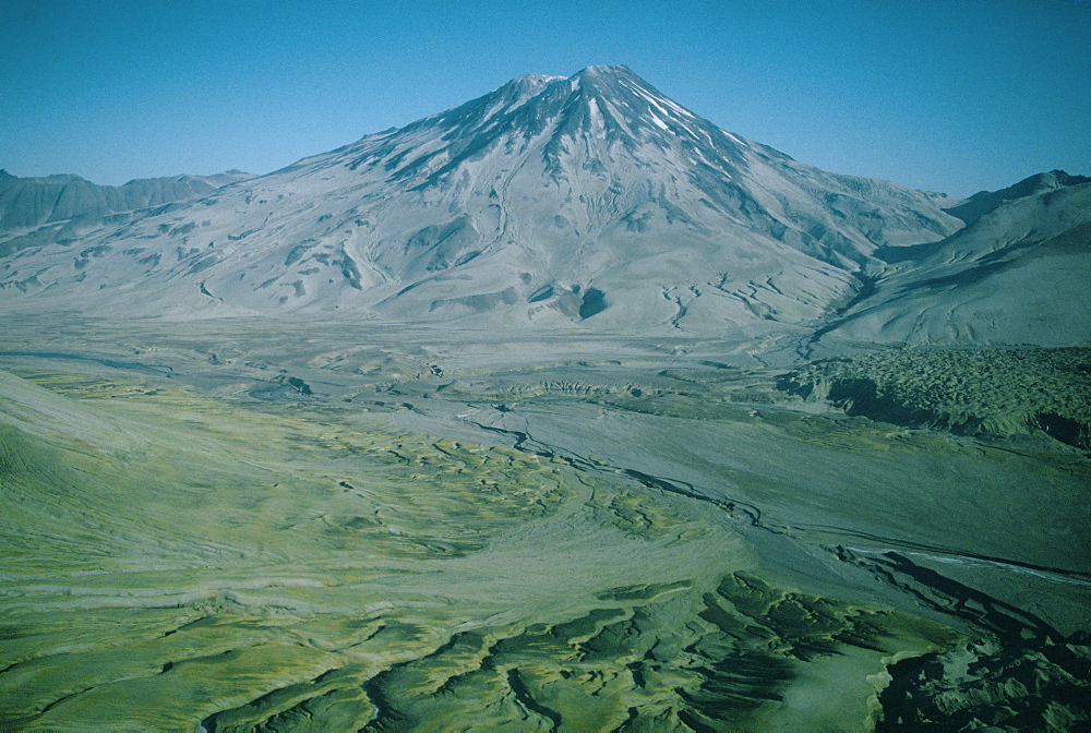 Griggs volcano overlooks Valley of Ten Thousand Smokes filled by ash in 1912 eruption of Katmai, Katmai Volcano National Park, Alaska, USA, North America