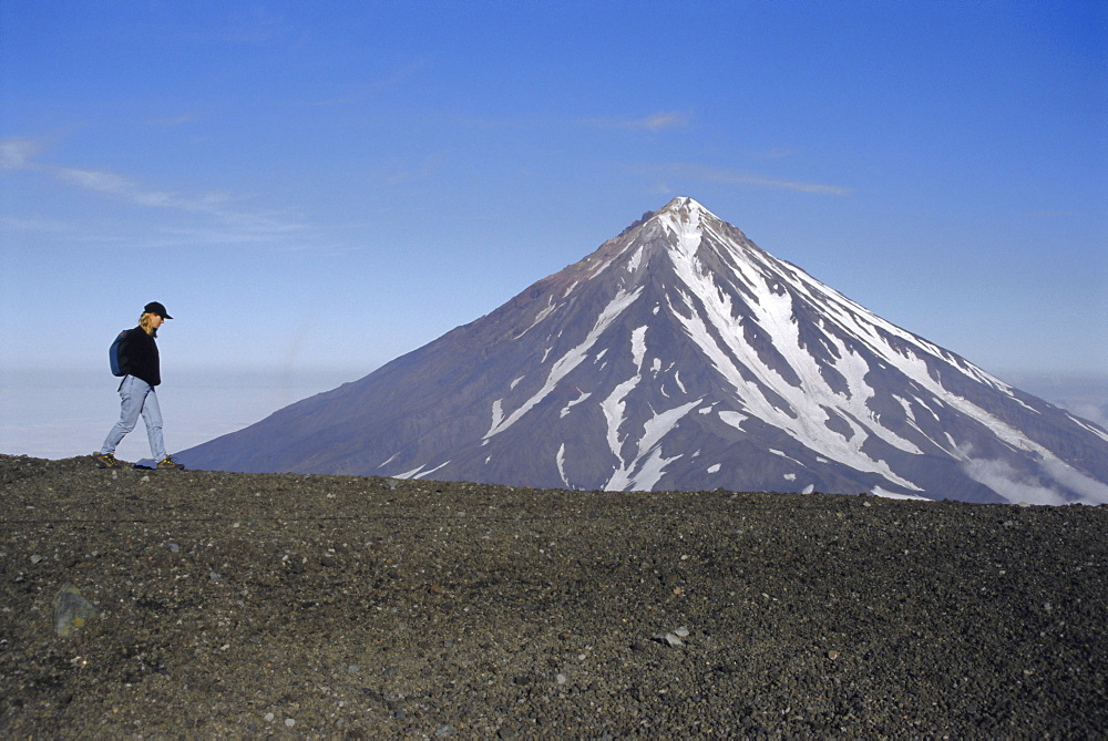 Koryaksky volcano, 3456m high, conical andesite volcano, Kamchatka, East Siberia, Russia