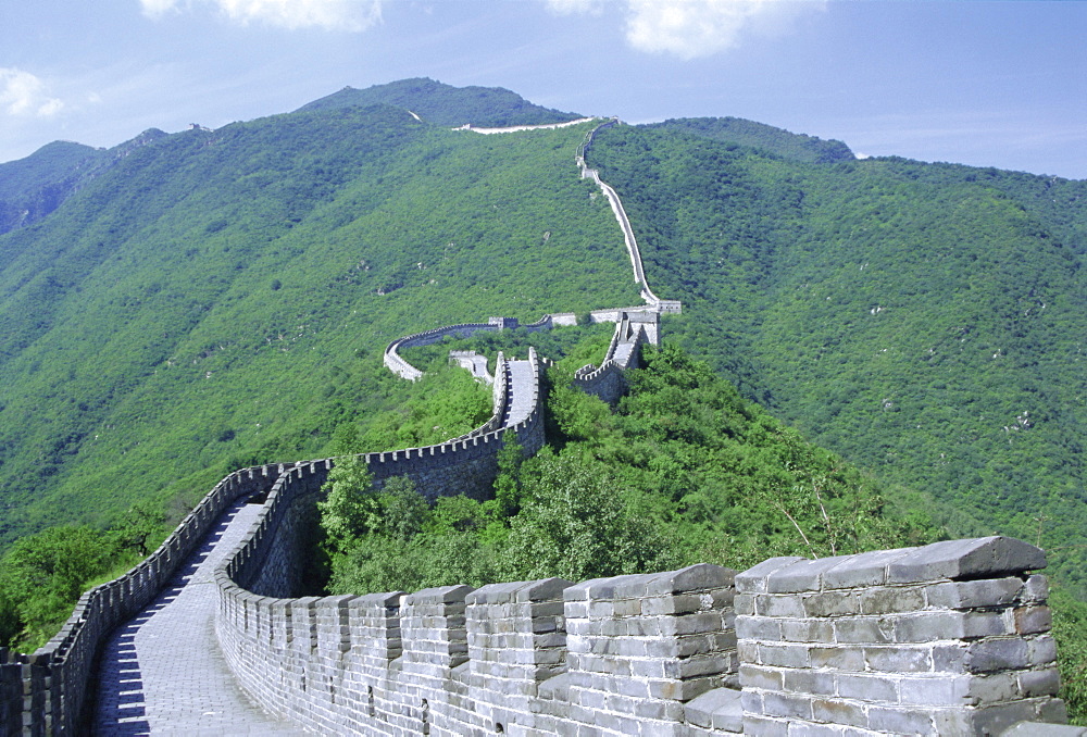 Restored section of the Great Wall (Changcheng), northeast of Beijing, Mutianyu, China, Asia