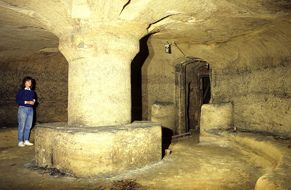 Willoughby House cave, probably a folly that was a gentlemen's drinking room in the 1700s, one of the many caves cut in the sandstone beneath the city centre, Nottingham, Nottinghamshire, England, United Kingdom, Europe