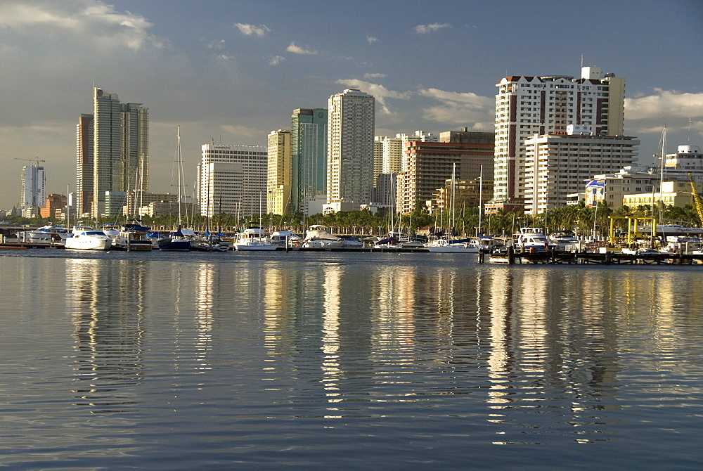 Malate district on shore of Manila Bay, Manila, Philippines, Southeast Asia, Asia