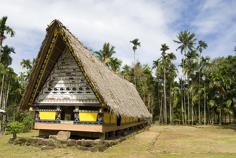 Airai Bai, sacred meeting house at heart of village, 200 years old, southern Babeldaob, Palau, Micronesia, Western Pacific Ocean, Pacific