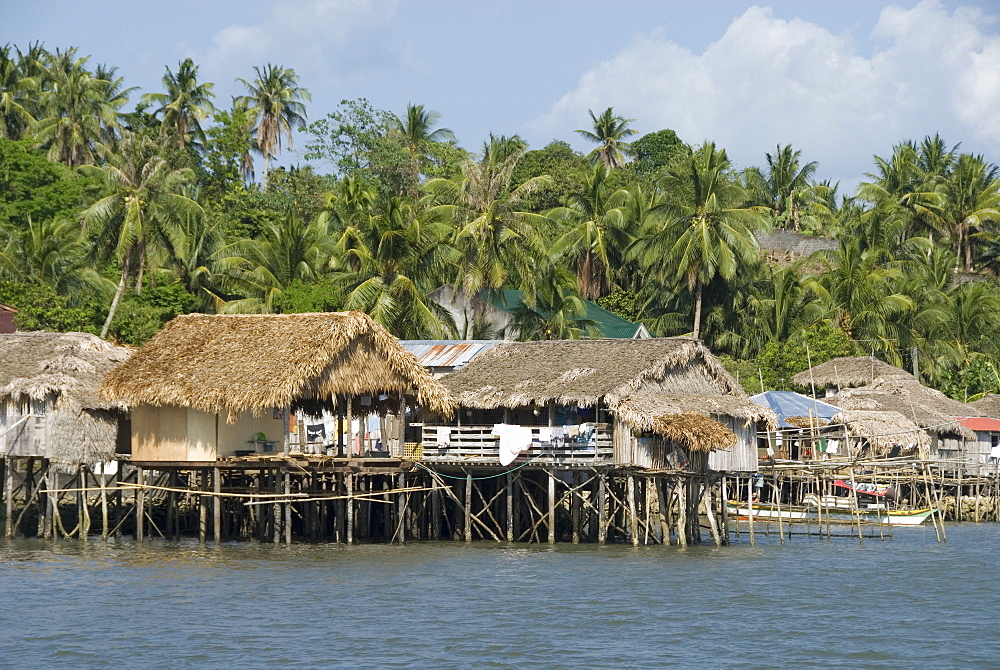 Fishermen's stilt houses, Pilar, Bicol, southern Luzon, Philippines, Southeast Asia, Asia