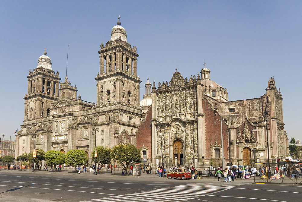 Catedral Metropolitana, Zocalo (Plaza de la Constitucion), Mexico City, Mexico, North America