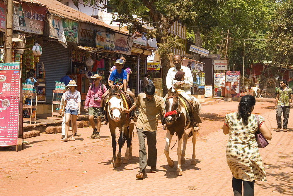 The road-less hill resort of Matheran on a plateau in the Western Ghats, Matheran, Maharashtra, India, Asia