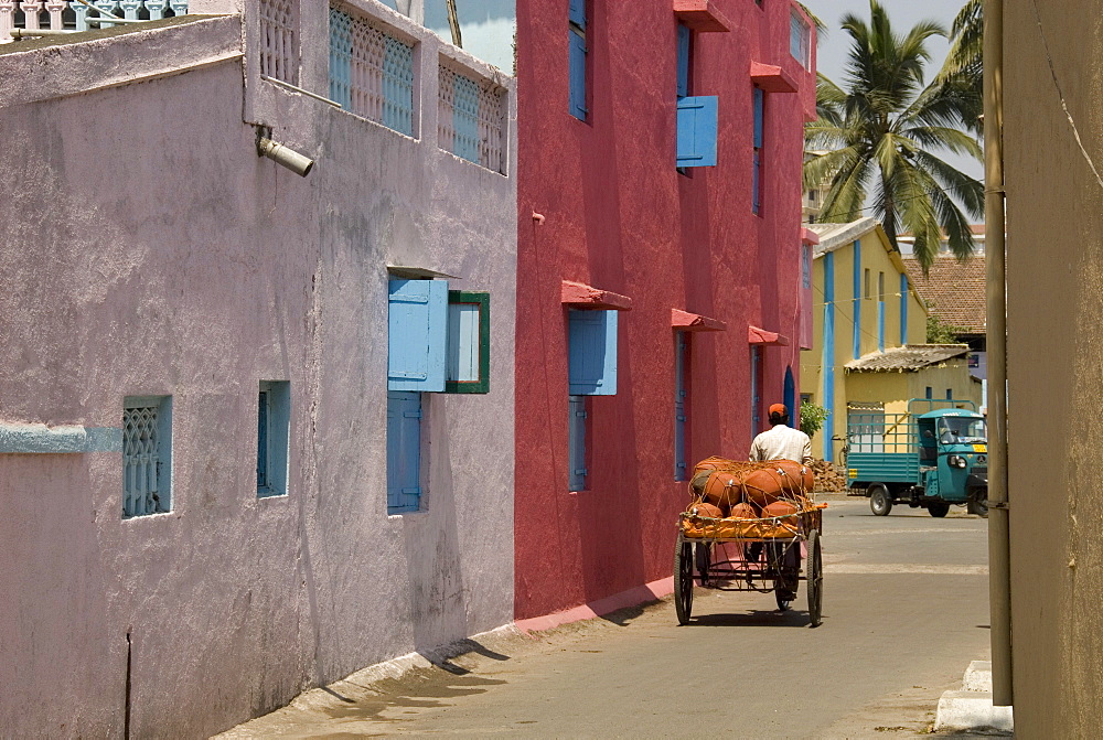 Residential street in the new town of Nani Daman, Daman, Gujarat, India, Asia 